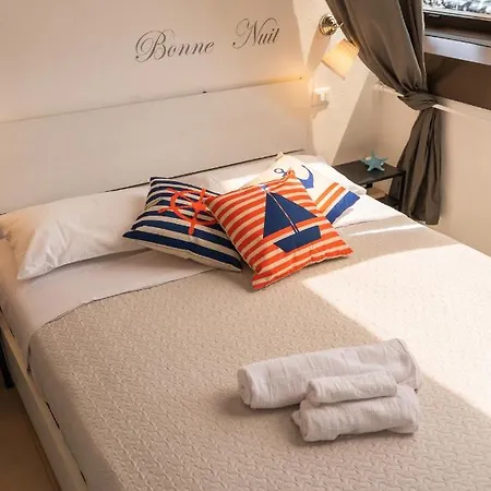 Apartment 068 - Casa Stella Marina In Centro, 450metri Da Mare E