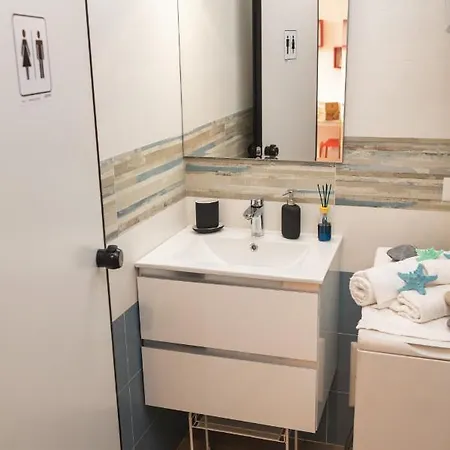 Apartment 068 - Casa Stella Marina In Centro, 450metri Da Mare E